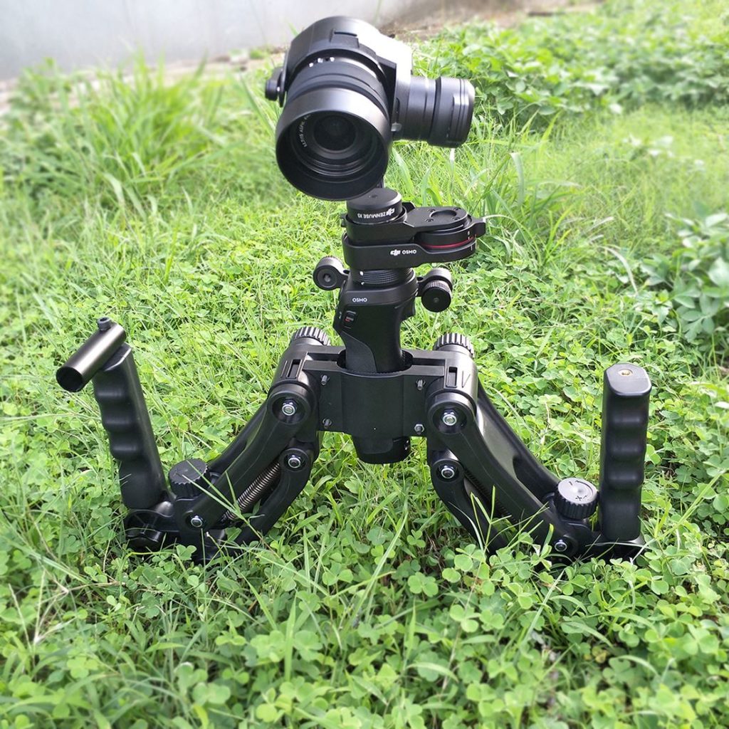 Đôi khi lựa chọn sử dụng gimbal - tripod cũng là biện pháp phù hợp để giảm thiểu rung lắc máy ảnh