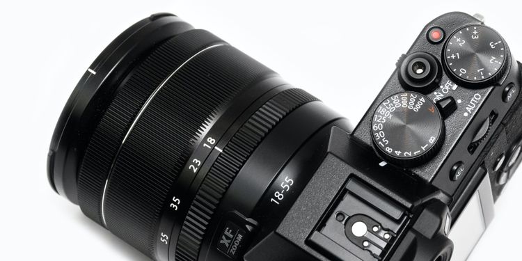  Fujifilm là một trong những nhà sản xuất máy ảnh nổi tiếng nhất trên thị trường. Nó nổi tiếng với kích thước nhỏ gọn và khả năng chụp màu sắc đẹp