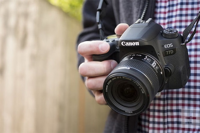 Bạn nên mua một bộ phụ kiện hoàn chỉnh nếu bạn đang mua chiếc máy ảnh DSLR đầu tiên để đi du lịch!