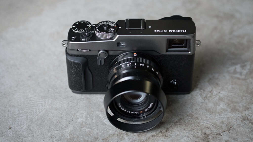 Máy ảnh Fujifilm X-Pro 2 kết hợp cùng lens 50mm F2 R WR 