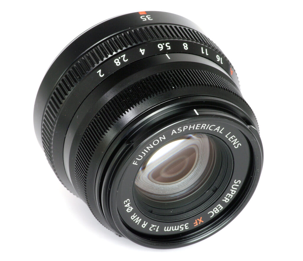 Đây là lens lấy nét nhanh nhất mà Fujifilm ra mắt trong bài này