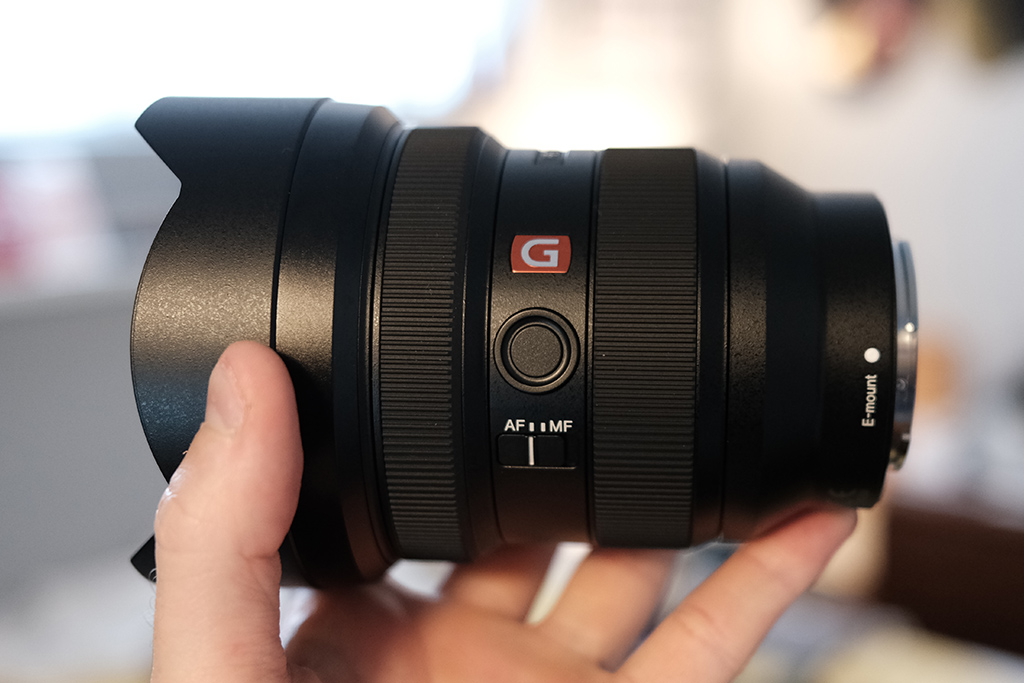 Lens Sony 12-24mm f/2.8 là chiếc máy ảnh đắt đỏ với mức giá $2900