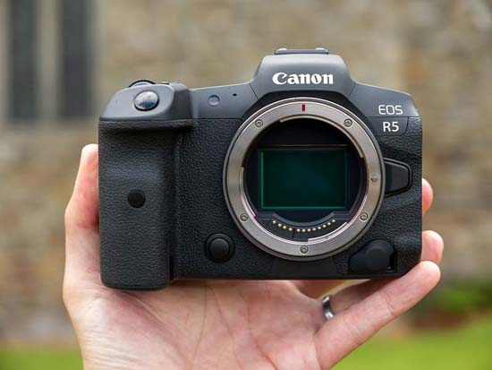 Máy ảnh mirrorless của Canon có hệ thống autofocus tuyệt vời có thể quay video 8K