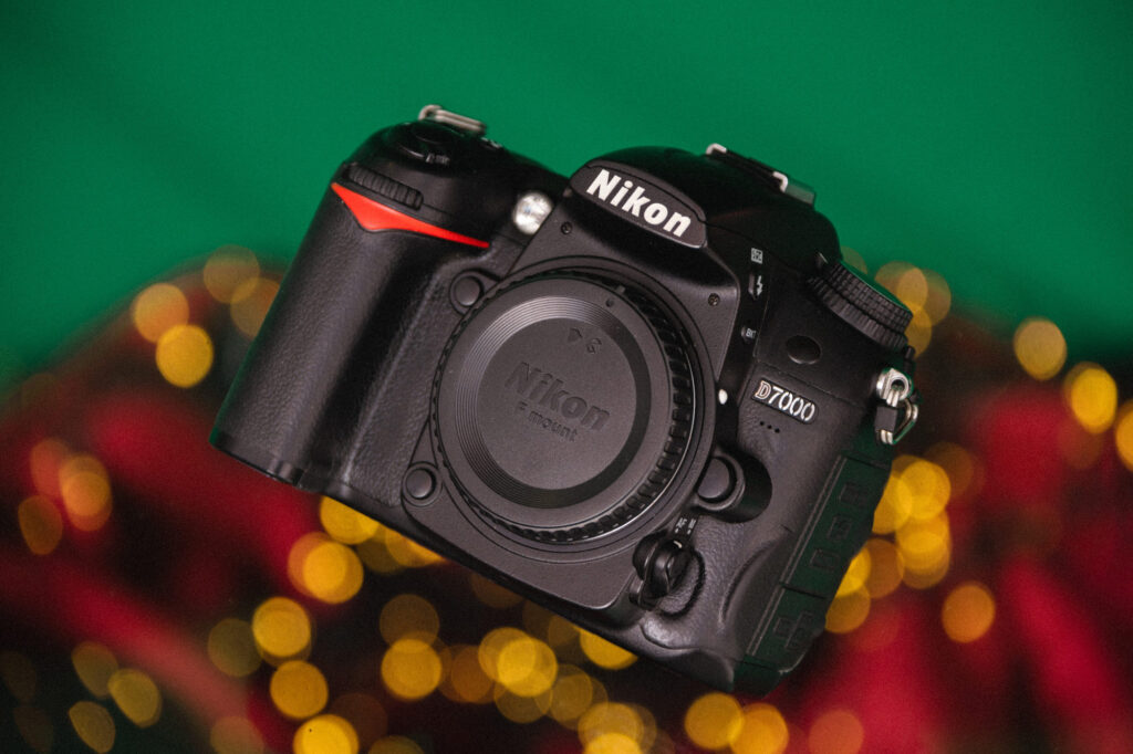 Tổng quan chiếc máy ảnh DSLR Nikon D7000