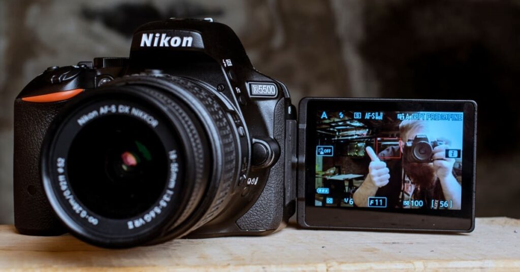 Máy ảnh Nikon D5500 là 1 trong những dòng DSLR tiêu biển của hãng