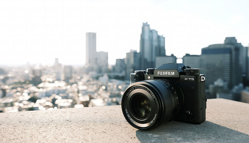 Fujifilm X-T5 là 1 trong những chiếc máy ảnh tuyệt nhất cho người thích chụp ảnh