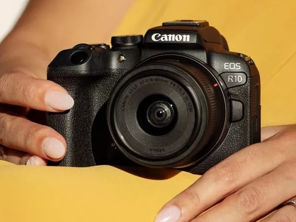 Canon EOS R10 là máy ảnh mirrorless APS-C tầm trung