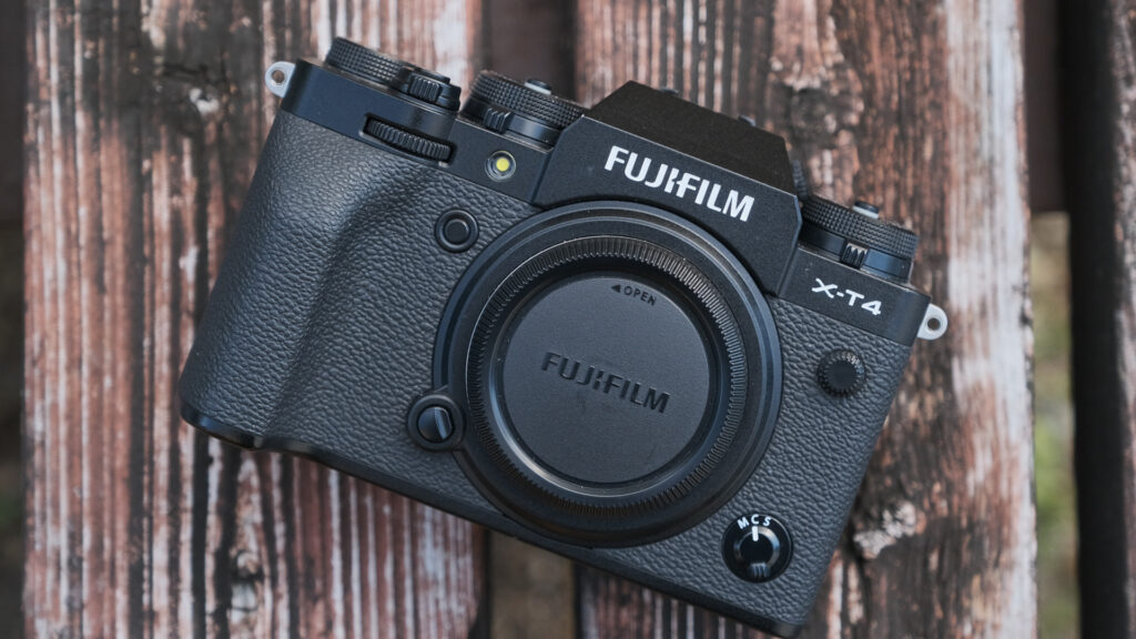 Fujifilm X-T4: chiếc máy ảnh có tốc độ chụp ảnh ấn tượng