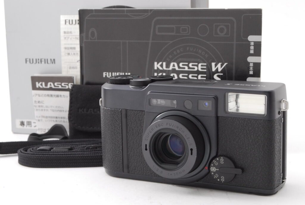 Cận cảnh máy ảnh Fuji Klasse W
