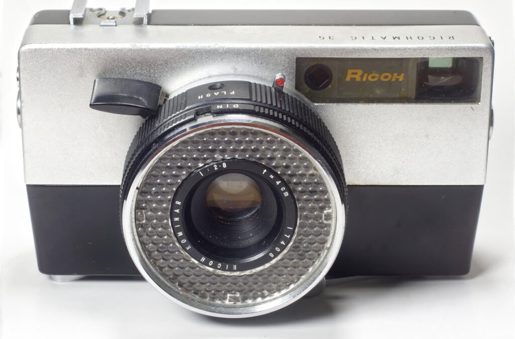 Richomatic 35 – xem xét chất lượng máy ảnh point&shoot những năm 60