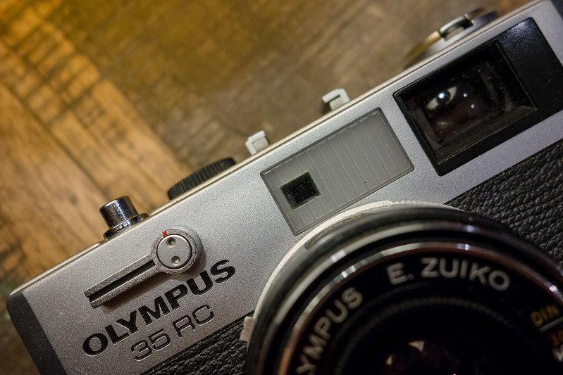 Du lịch cùng với máy ảnh film rangefinder Olympus 35RC