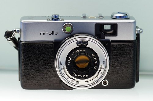 Hi-Matic C là chiếc máy ảnh film rangefinder lấy nét theo vùng