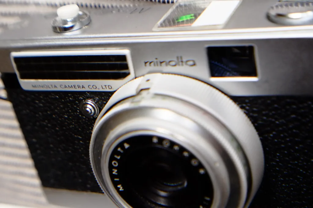 Đây là chiếc máy ảnh film rangefinder có thể mang theo mọi nơi